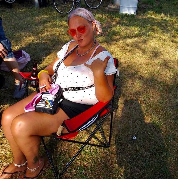 Meet your Posher, Jenn - Picture 1 of 1